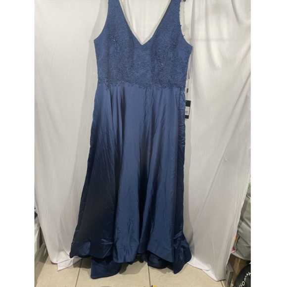 La Femme Navy Blue Formal Gown - Picture 7 of 12